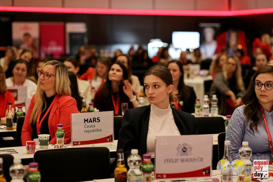 Equal Pay Day je sedmnáctiletá kampaň, která rozmluvila Česko o rovném odměňování