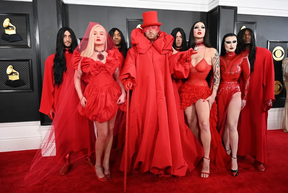 Kim Petras a Sam Smith na Grammy.