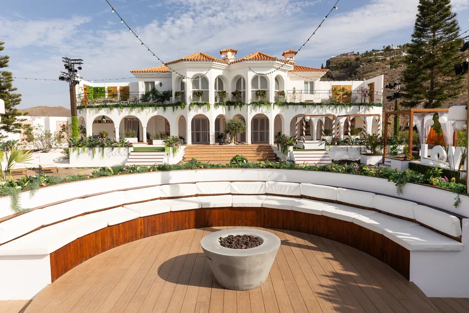 Love Island Vila