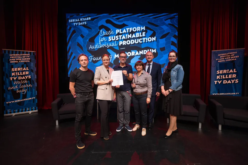 Podpis memoranda pro udržitelný audiovizuální průmysl proběhl na festivalu Serial Killer