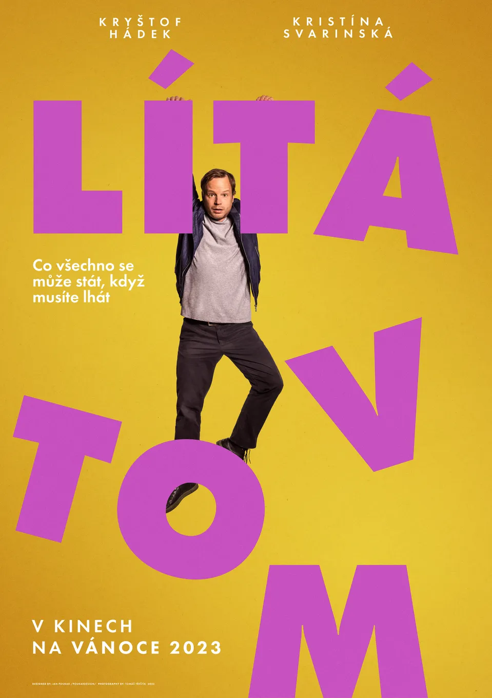 Lítá v tom