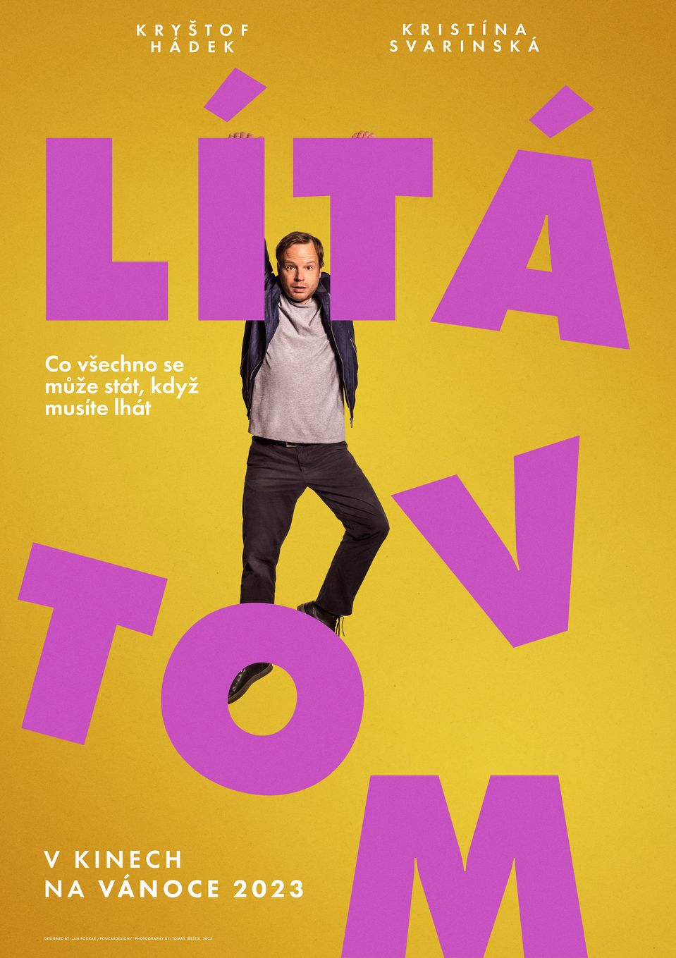 Lítá v tom