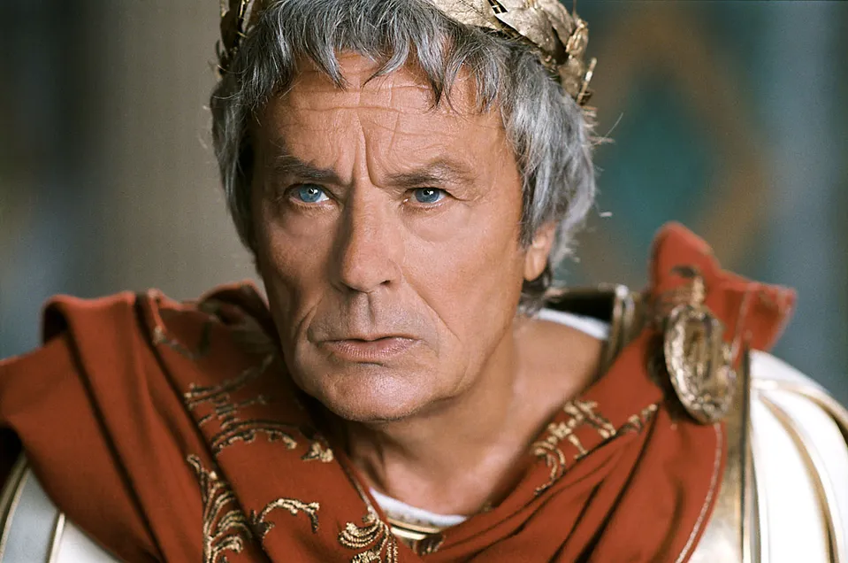 Alain Delon jako Julius Caesar, 2008
