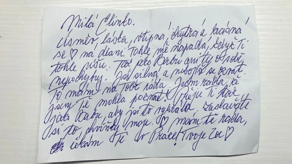 Zoe napsala Elle dopis.