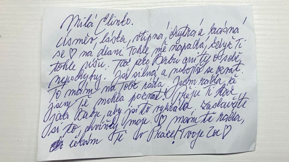 Zoe napsala Elle dopis.