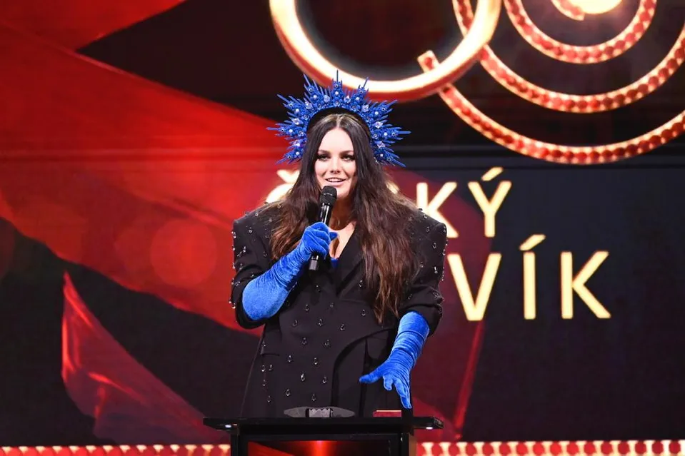 Ewa Farna při přebírání ceny Český slavík