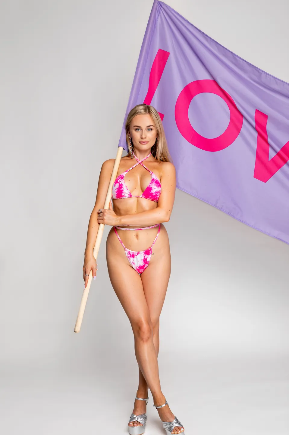 Do Love Islandu se řítí bombshell Lenka.