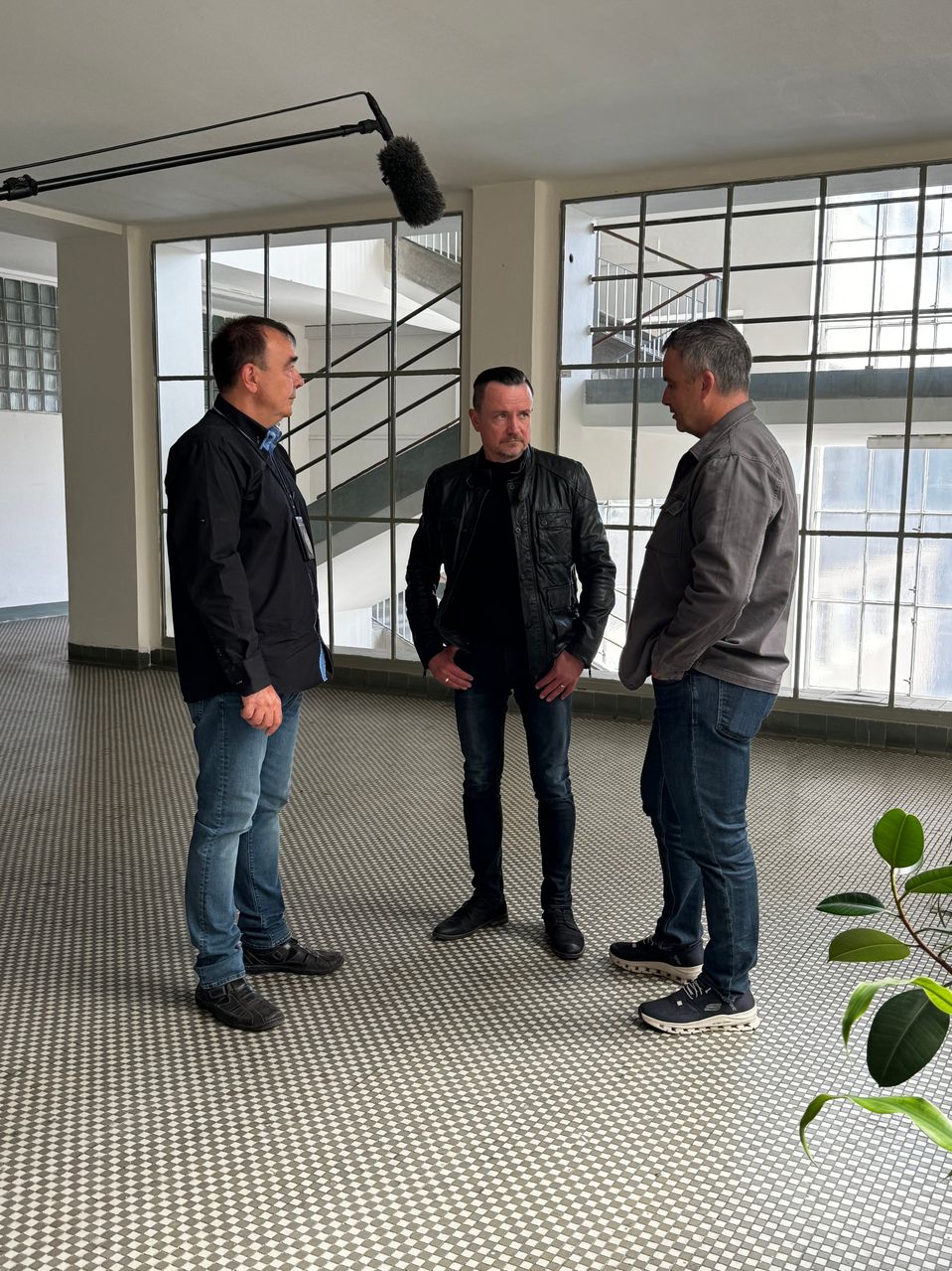 Miroslav Vaňura při práci na sérii Případ Janákovi