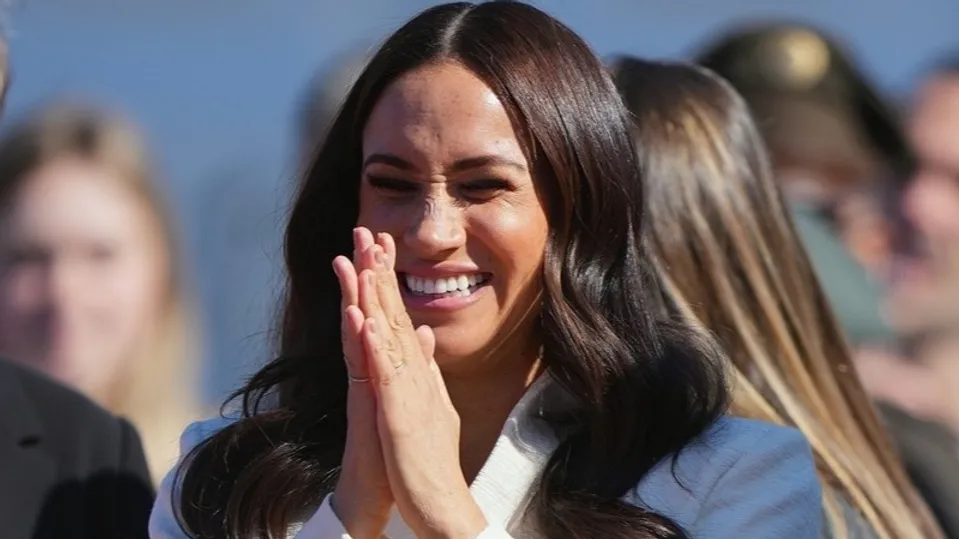 Meghan Markleová se směje