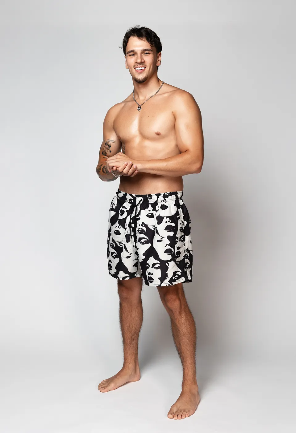 Love Island, Honzi