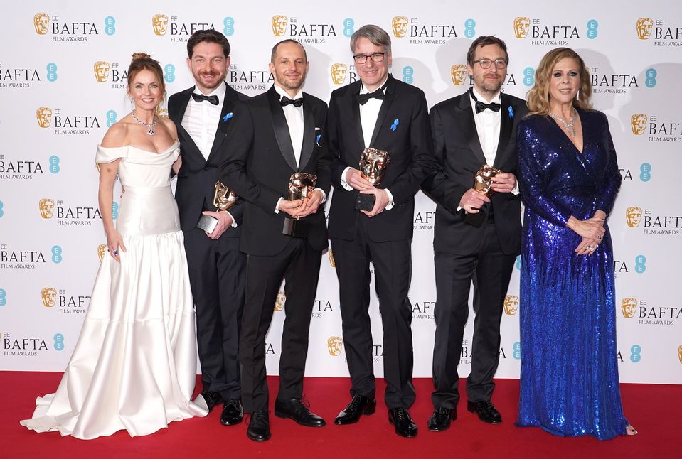 Filmaři Na západní frontě klid na udílení cen BAFTA 2023.