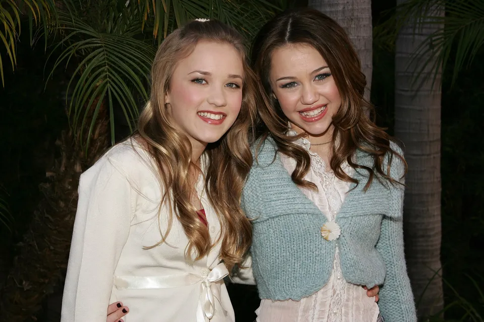 Emily Osment a Miley Cyrus.