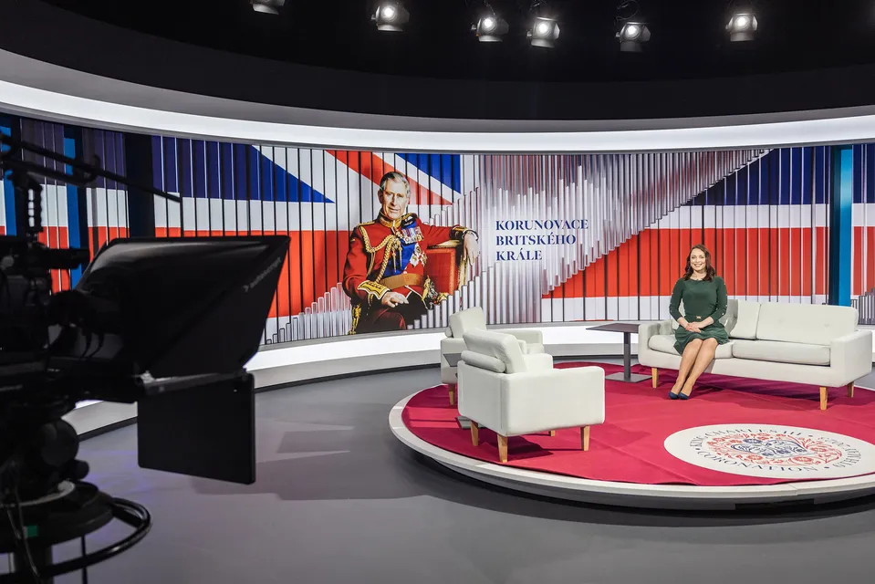 KORUNOVACE BRITSKEHO KRALE