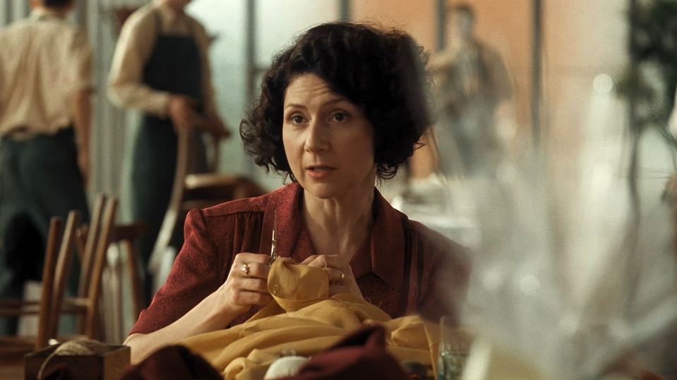 Martha Issová ve filmu Úsvit