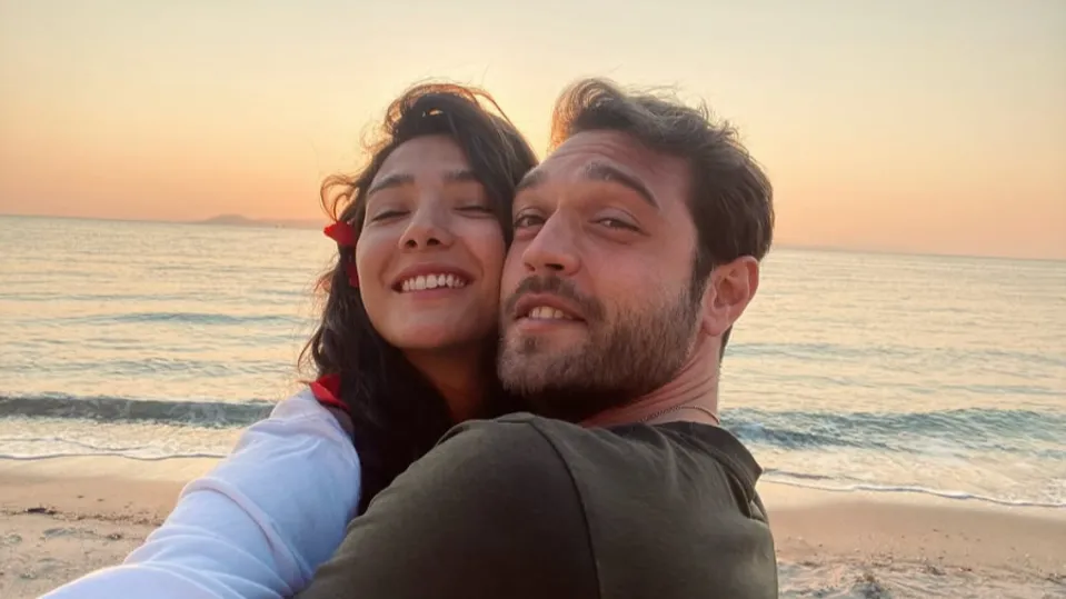 Na každém kroku - Aybüke Pusat a Furkan Andıç