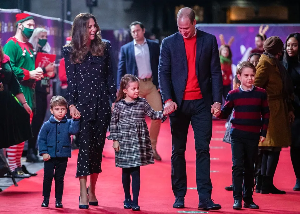 Princ William, vévodkyně Kate, princ George, princezna Charlotte, princ Louis