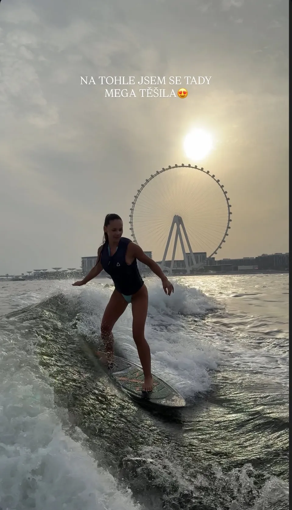 Gabriela Gášpárová na wakesurfu