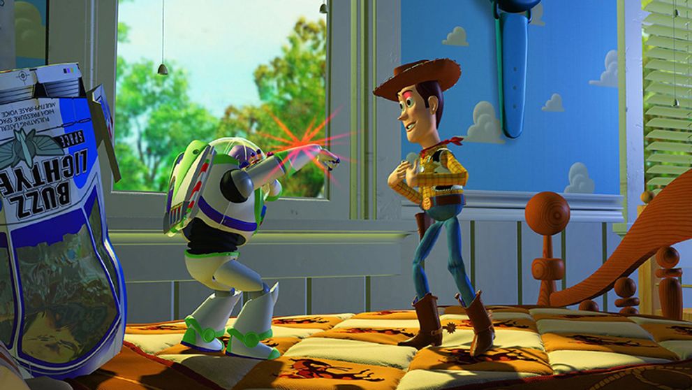ODHALENÍ ZE ZÁKULISÍ: Kde jsou Buzz Rakeťák a kovboj Woody? Příběh hraček byl původně úplně jiný film!