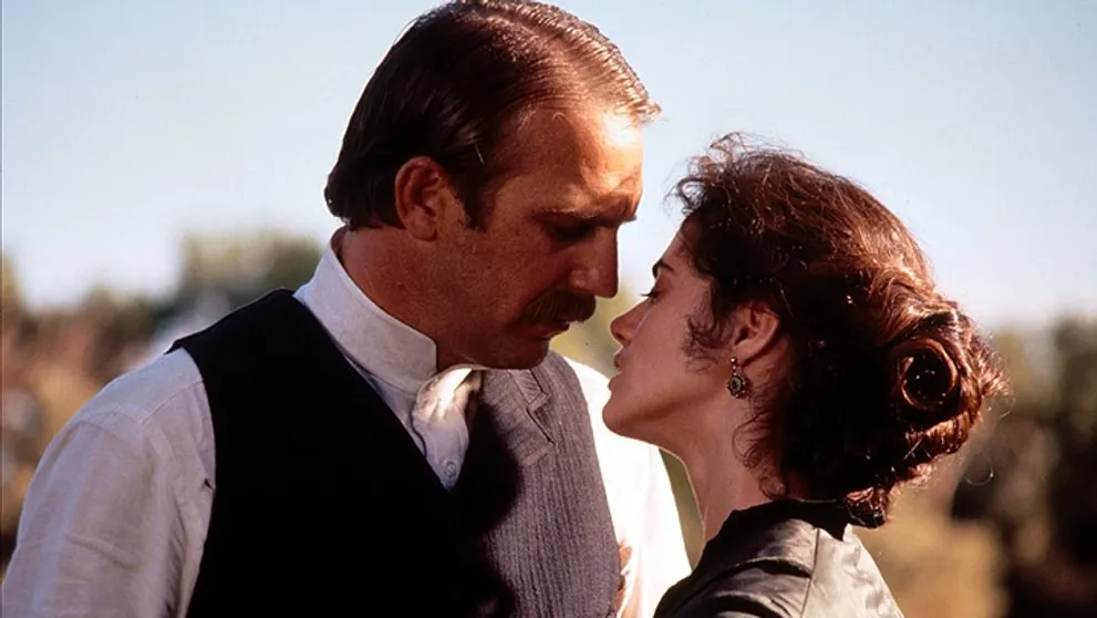 Wyatt Earp: Skvělý Kevin Costner jako legendární šerif v realistickém westernu!