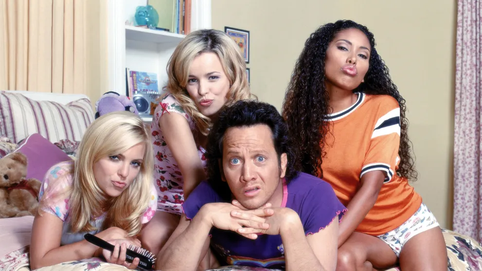 Rob Schneider už dávno není Žába k zulíbání. Poznali byste ho? Jeho žena je ale kus!