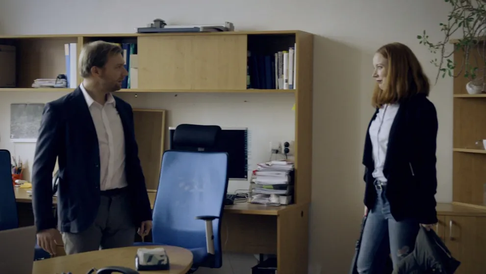 CELÝ DÍL: SPECIALISTÉ odkryjí utajené vztahy! Kdo zabil profesora?