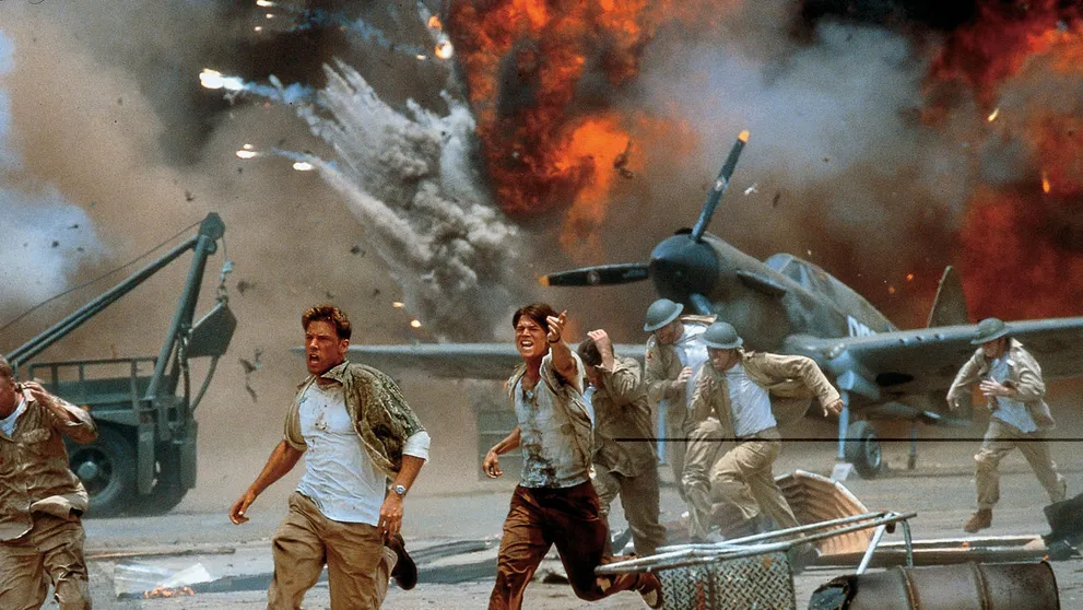 NAHÝ PEARL HARBOR: Při natáčení se celý štáb přesvědčil, že herečky nemají spodní prádlo