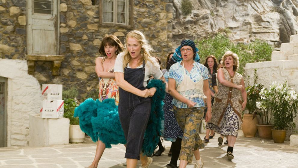 VŠIMLI JSTE SI? Některé scény filmu Mamma mia! byly změněny v postprodukci! Co do nich tvůrci přidali?