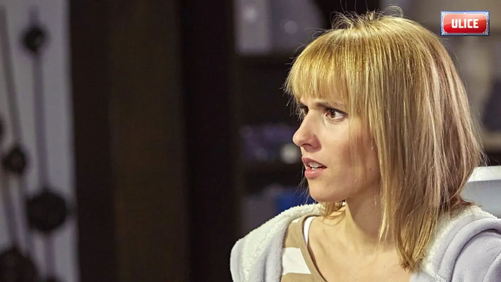 CELÝ DÍL ULICE: Adriana žárlí a větří průšvih! Co Eddie provedl?