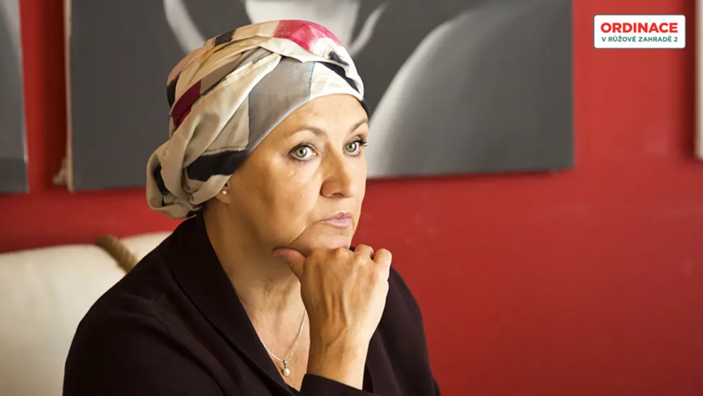 ÚTERNÍ DÍL ORDINACE: Konec přetvářky. Běla shazuje vlasy a nemoc už netají! Jenomže…