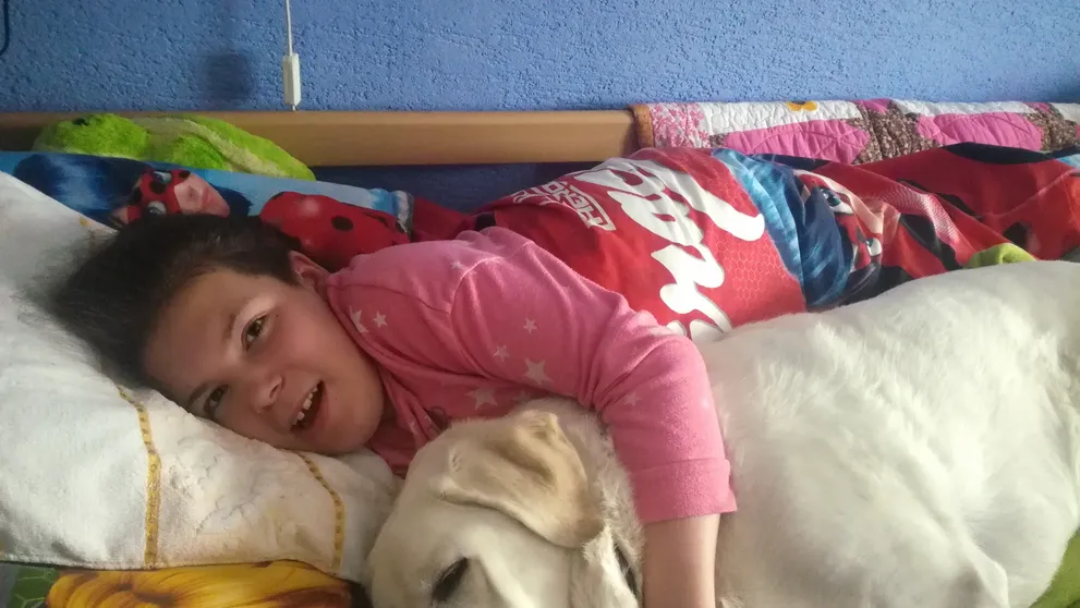 Stav 12leté Elišky po mozkové obrně se rapidně zhoršuje! Pomozte jí spolu s Běhej lesy