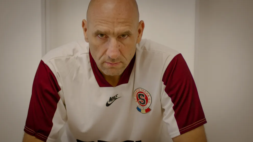 Máte rádi fotbal a máte rádi pohádky? Pak si nenechte ujít film Jan Koller: Příběh obyčejného kluka!