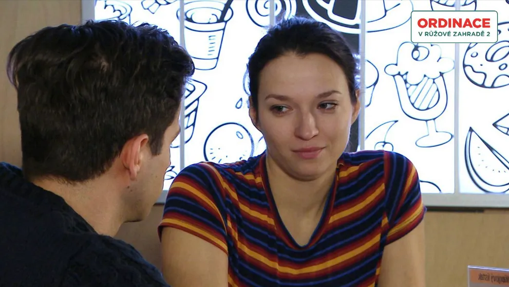 Celý 803. díl Ordinace: Denisy dcera ochrnula. Útěchu hledá u Jonáše