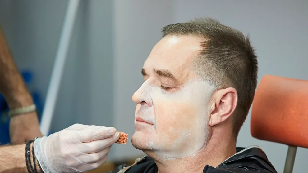 Tak to se povedlo: Miroslav Etzler jako country legenda Michal Tučný je k nepoznání!