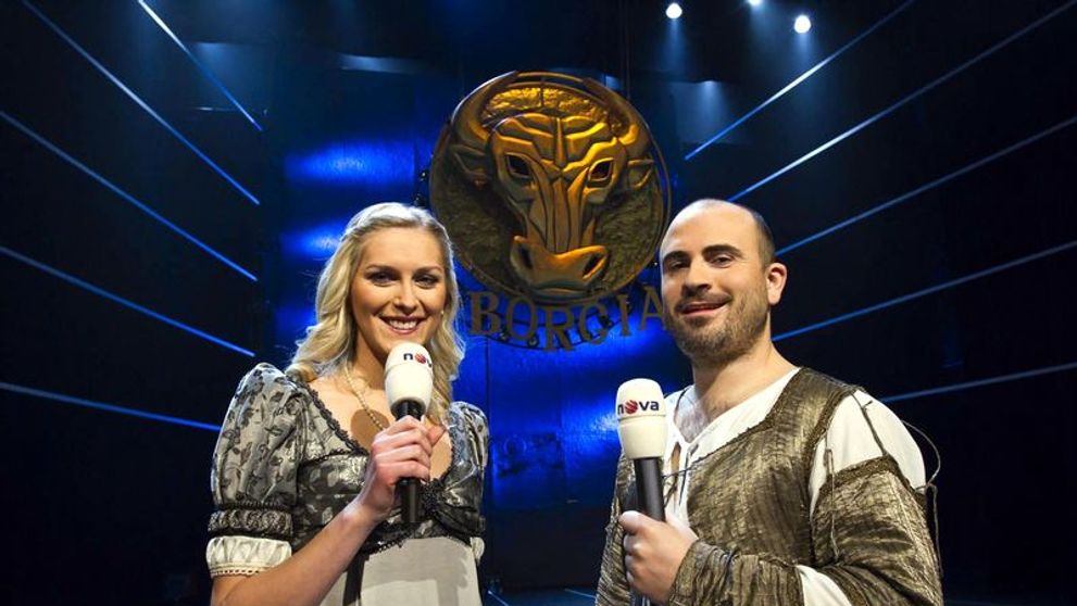 Snídaně s Novou na cestách vysílala z divadelního mola muzikálu Lucrezia Borgia