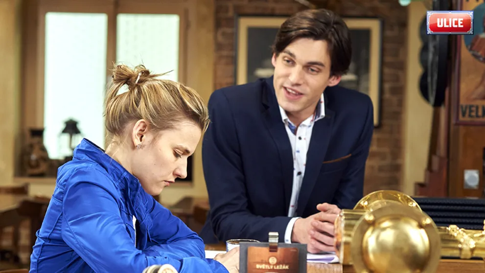 CELÝ DÍL ULICE: Robert si přichystá pro Adrianu romantický večer! Co má za lubem?