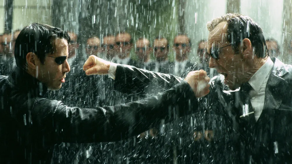 Během souboje si stihl převázat kravatu, podívejte se na chyby ve filmu Matrix: Revolution