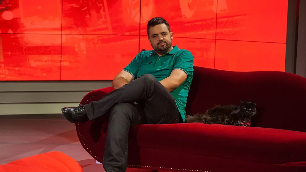 Bulvární show Prásk! DNES poprvé živě!
