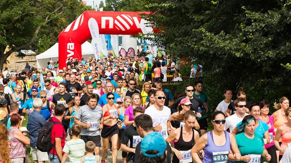 Tropickou RunTour na západě Čech rozběhlo téměř 1 500 běžců, s RunTour pokračujeme i na podzim!