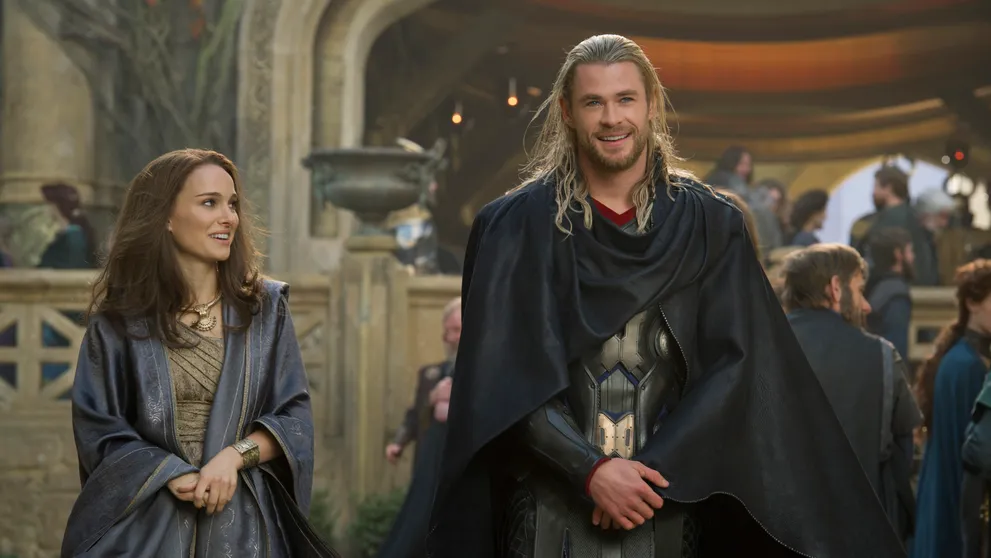 Vášnivá líbací scéna ve filmu Thor: Temný svět – místo Natalii Portman musel představitel Thora líbat úplně jinou ženu!