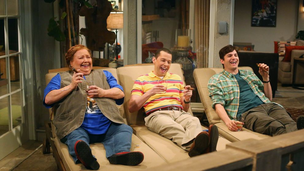 8 zajímavostí ze seriálu Dva a půl chlapa: Žádaná hospodyně, nefunkční televize a Charlie Sheen bez ocenění!
