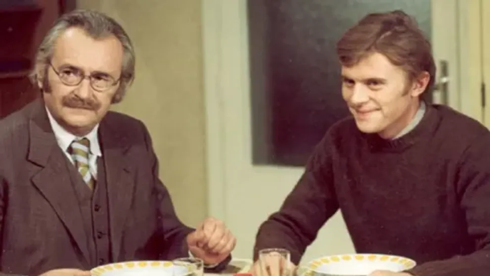 Zajímavosti o filmu Marečku, podejte mi pero!: Hliník si vysloužil pamětní desku!