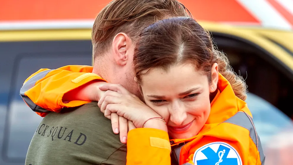 Celý 842. díl Ordinace: Marek po přestřelce, zatčení a vyšetřování znovu šťastný s Bibi
