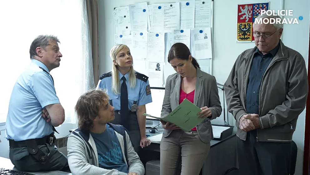 CELÝ DÍL POLICIE MODRAVA: Výhra milion korun motivem vraždy?