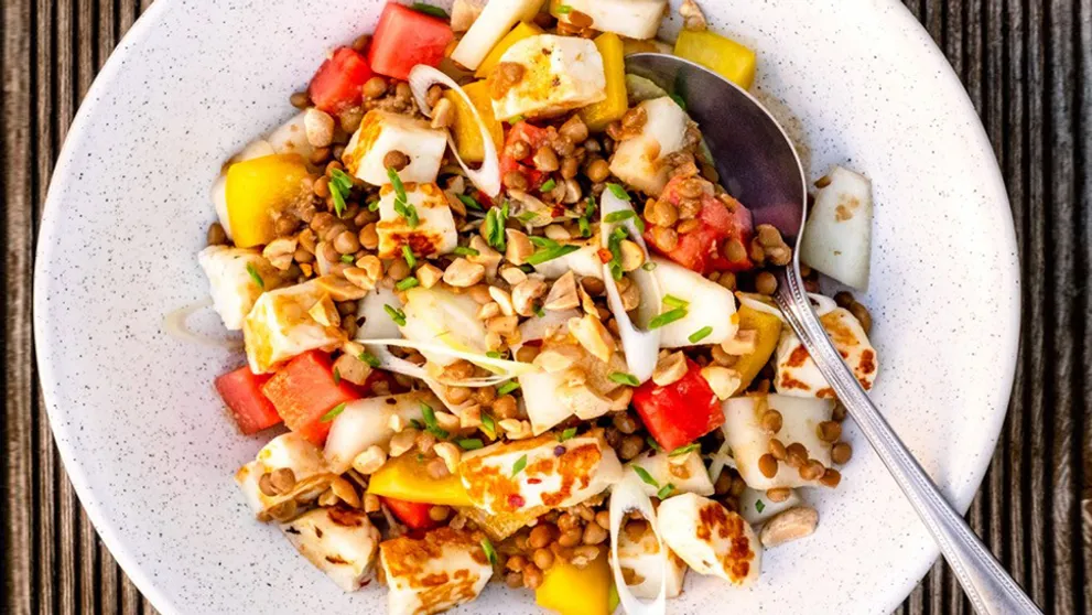 Recept od Pavlíny ze 21. 4. 2024: Čočkový salát s melounem a halloumi sýrem