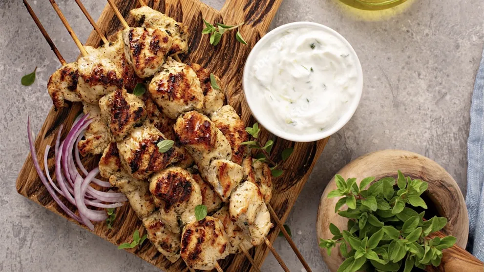Recept od Besky z 26. 5. 2024: Souvlaki špízy s tzatziki