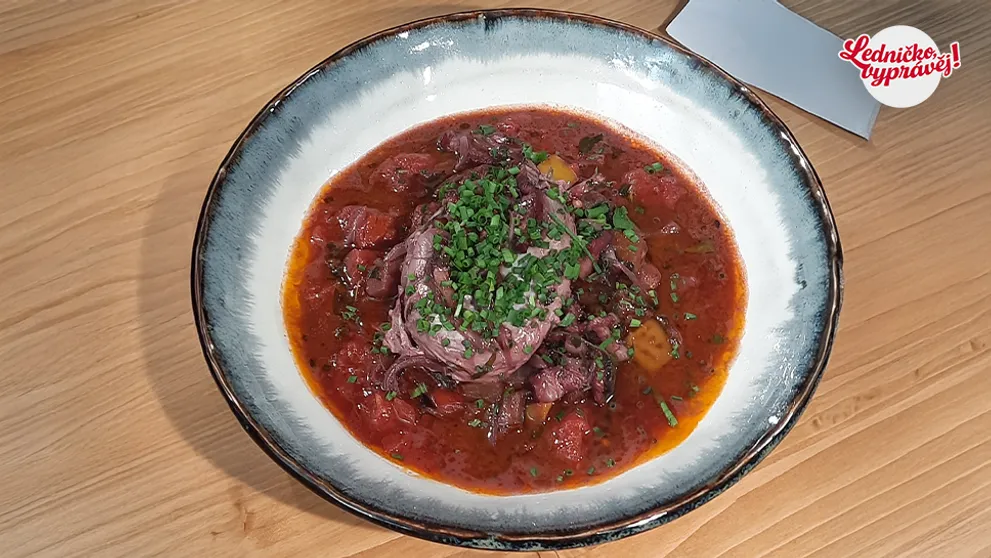 Ratatouille s vejcem pošírovaným v červeném víně a bramborami podle Jana Punčocháře