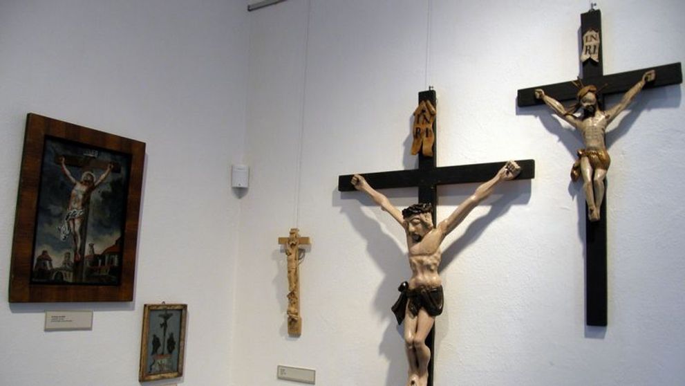 TOP 4 nejbizarnější velikonoční tradice ve světě: Dobrovolné utrpení i záplava detektivek!
