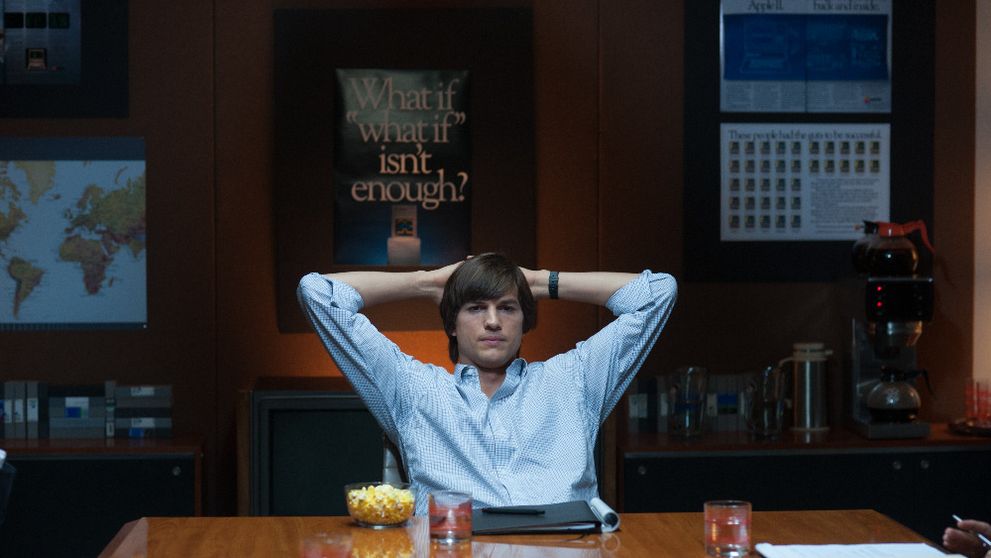 TOP 7 chyb filmu jOBS: Steve Jobs nezačal kariéru v garáži a k ženám tak krutý nikdy nebyl