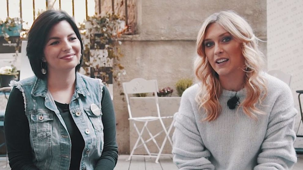 Street modelky, krok za krokem: Jak kadeřníci zahustili vlasy? A jak dosáhli zářivého vzhledu? VIDEO