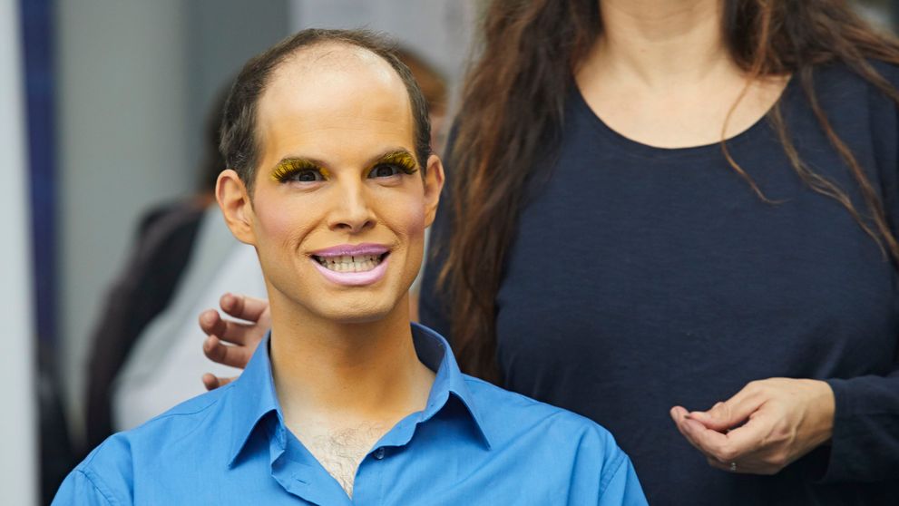 UVIDÍTE PRVNÍ: Jan Maxián jako ulítlá Nicki Minaj! Velké poprsí i růžové vlasy. FOTO